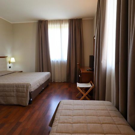 Hotel Rizzi Castel San Giovanni  Luaran gambar
