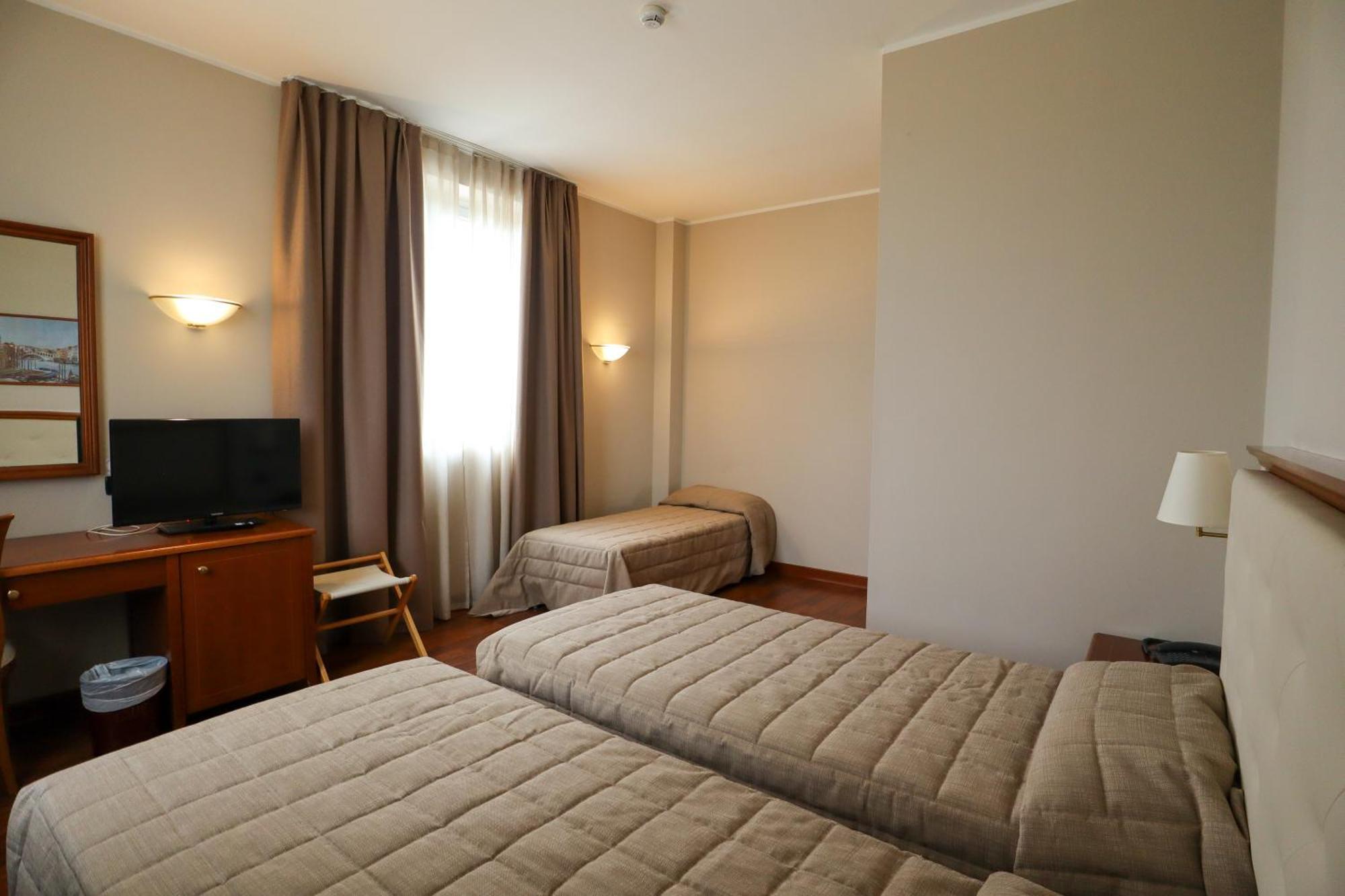 Hotel Rizzi Castel San Giovanni  Luaran gambar