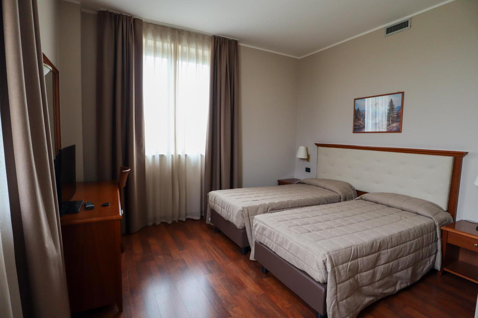 Hotel Rizzi Castel San Giovanni  Luaran gambar