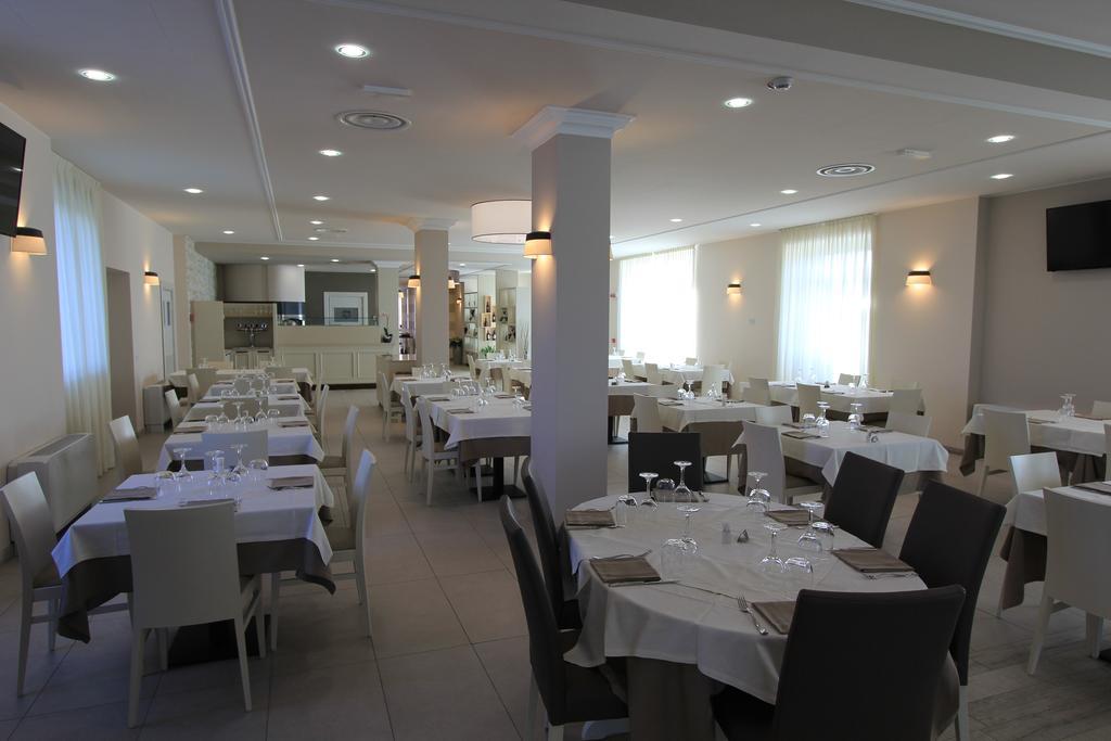 Hotel Rizzi Castel San Giovanni  Luaran gambar