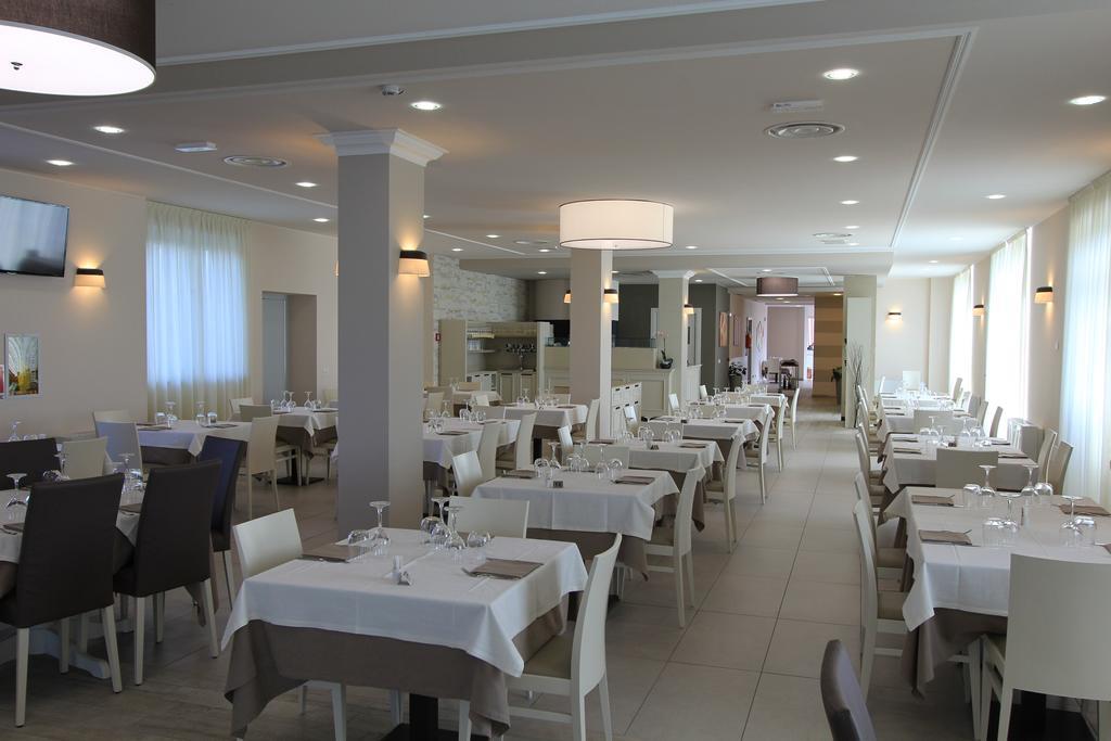 Hotel Rizzi Castel San Giovanni  Luaran gambar