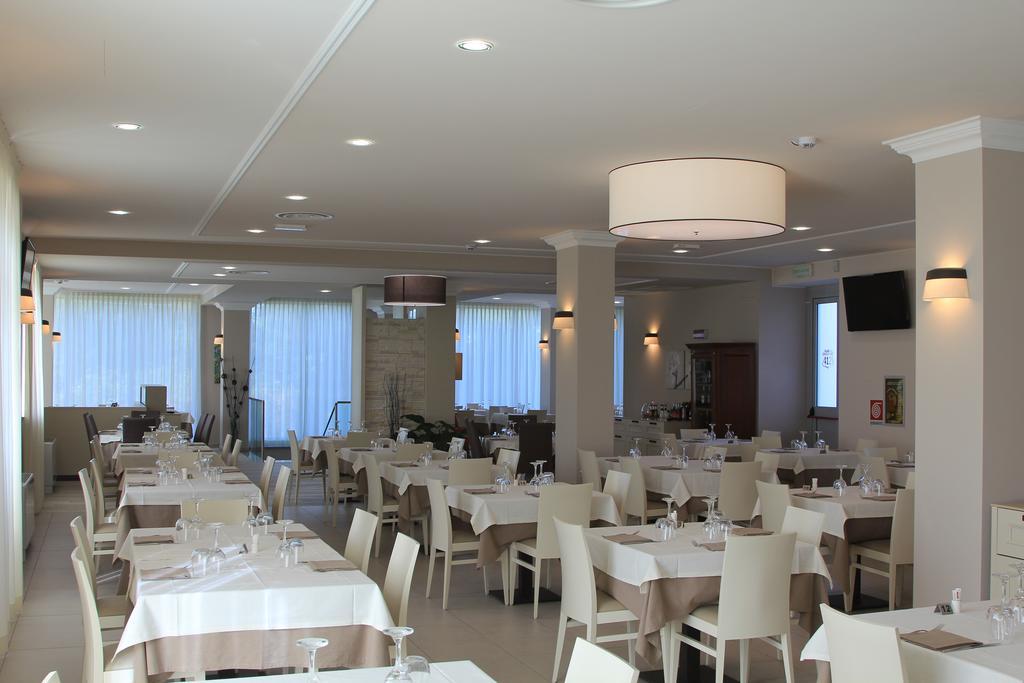 Hotel Rizzi Castel San Giovanni  Luaran gambar