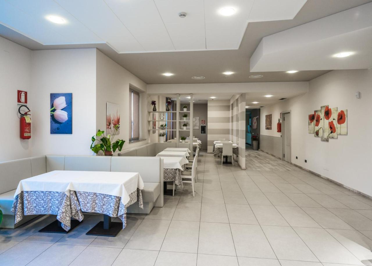 Hotel Rizzi Castel San Giovanni  Luaran gambar
