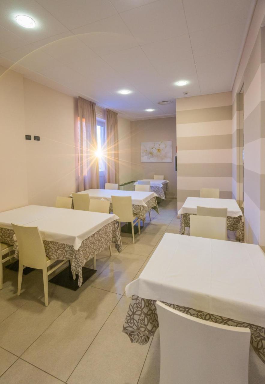 Hotel Rizzi Castel San Giovanni  Luaran gambar