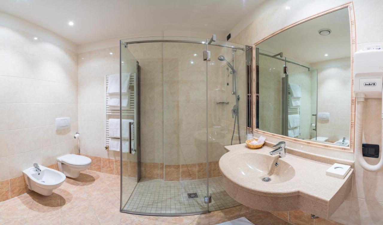 Hotel Rizzi Castel San Giovanni  Luaran gambar