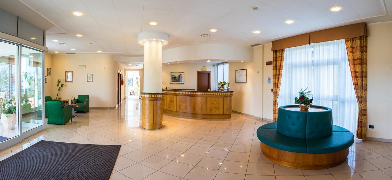 Hotel Rizzi Castel San Giovanni  Luaran gambar