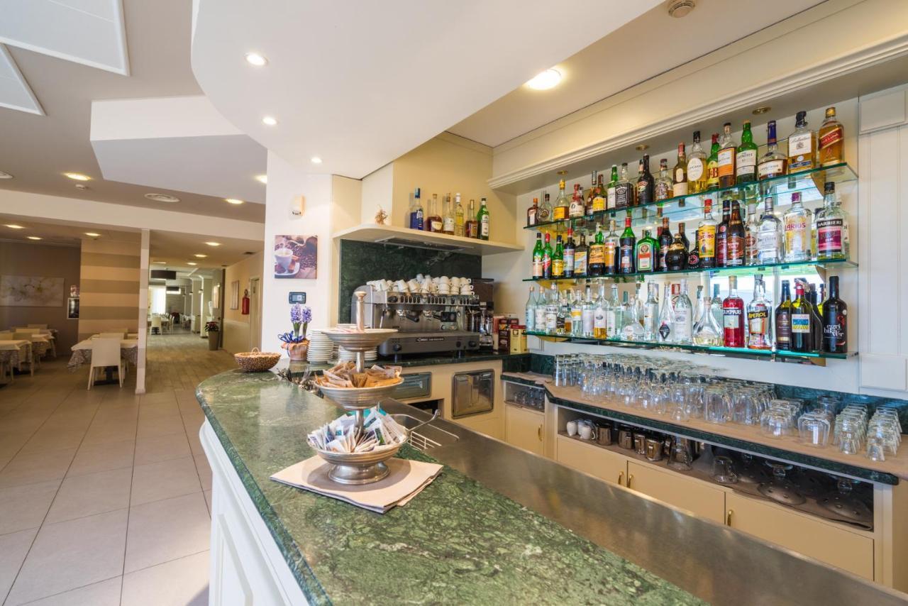 Hotel Rizzi Castel San Giovanni  Luaran gambar