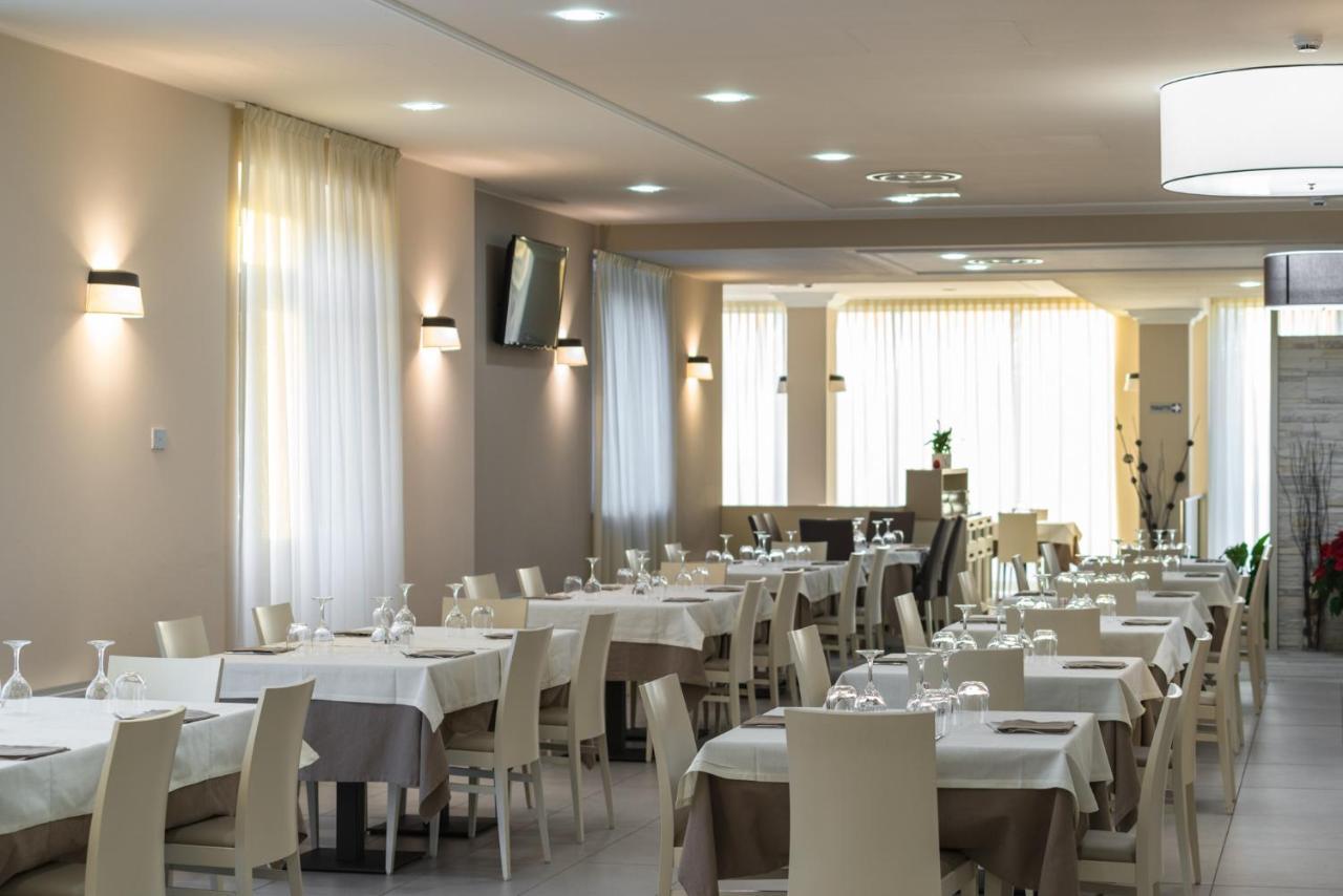 Hotel Rizzi Castel San Giovanni  Luaran gambar