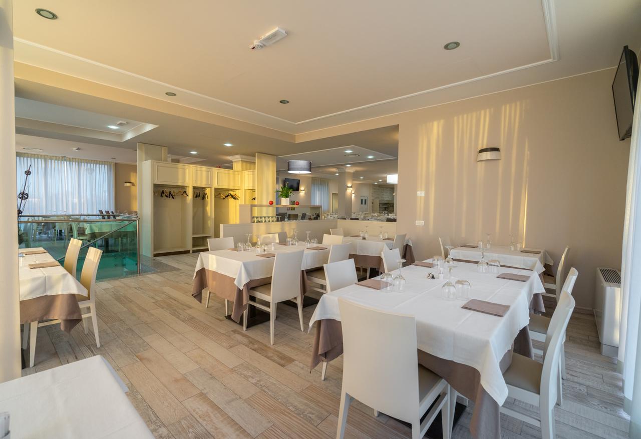 Hotel Rizzi Castel San Giovanni  Luaran gambar